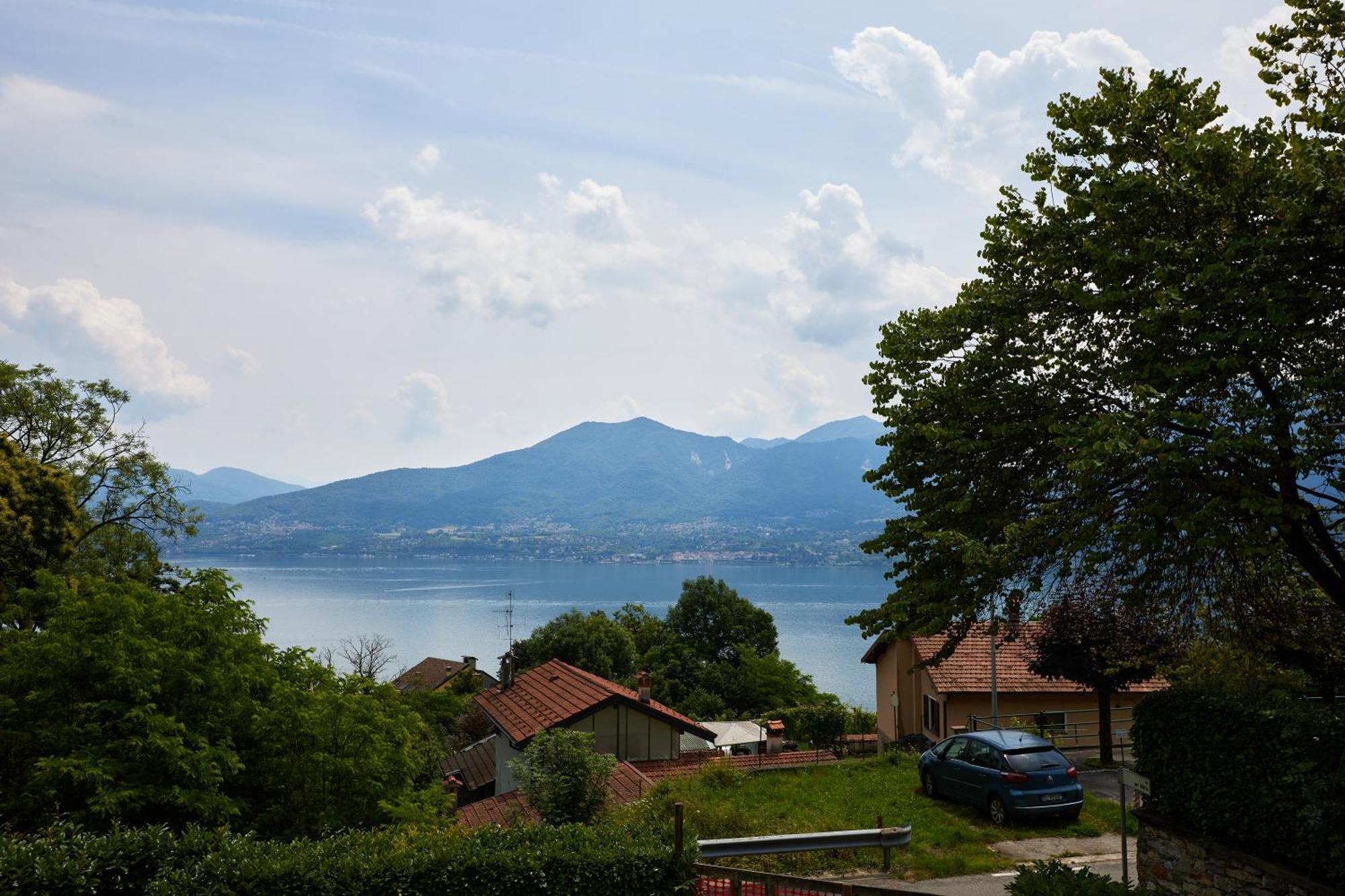 Villa Di Paese - Splendida Vista Lago Maggiore Oggebio Exterior photo
