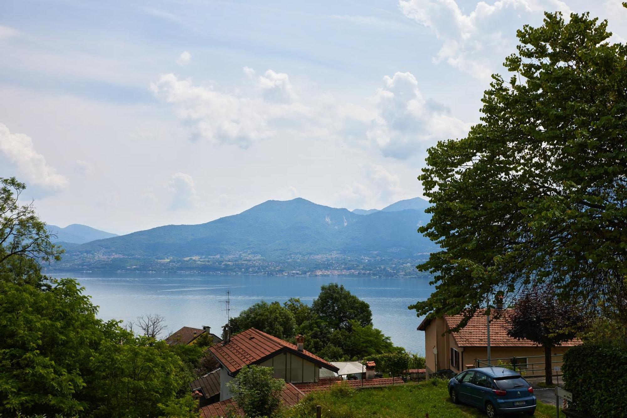 Villa Di Paese - Splendida Vista Lago Maggiore Oggebio Exterior photo