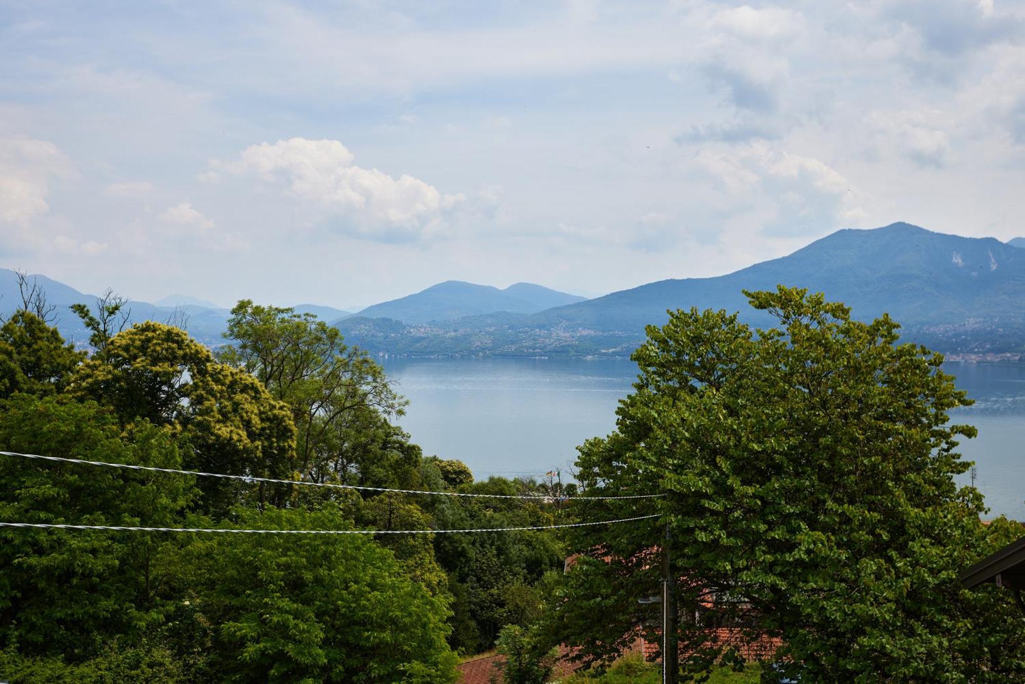 Villa Di Paese - Splendida Vista Lago Maggiore Oggebio Exterior photo